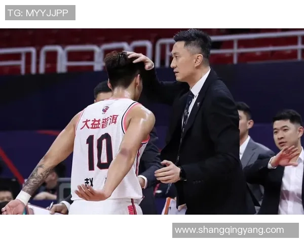 任骏飞领衔球队奋战新赛季展现拼搏精神与团队协作的完美结合