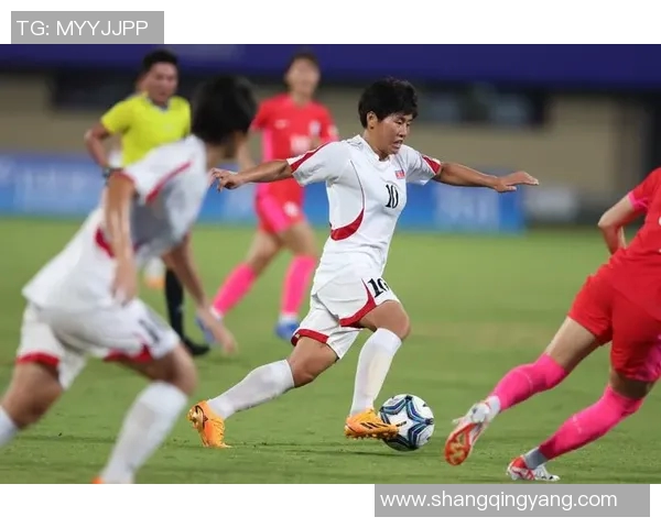 军运会女足精彩对决中国队迎战朝鲜队全力争胜展现巾帼风采