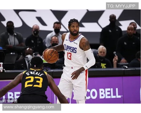 爵士与快船G2对决精彩回顾球星表现与战术分析全景呈现