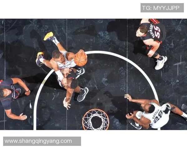 马刺与灰熊激战正酣最新赛况分析与精彩瞬间回顾 马刺与灰熊激战正酣最新赛况分析与精彩瞬间回顾