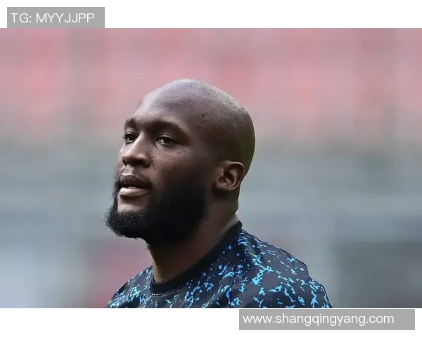 卢卡库的传奇之路：从天才少年到世界级前锋的蜕变与挑战