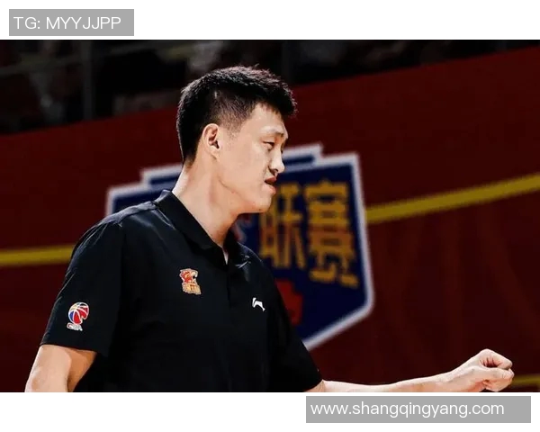 周鹏：从篮球场上的拼搏者到生活中的奋斗典范，激励无数年轻人的成长之路